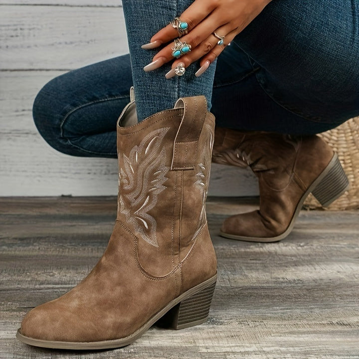 Women's Wide Calf Pull On Embroidered Western Boots